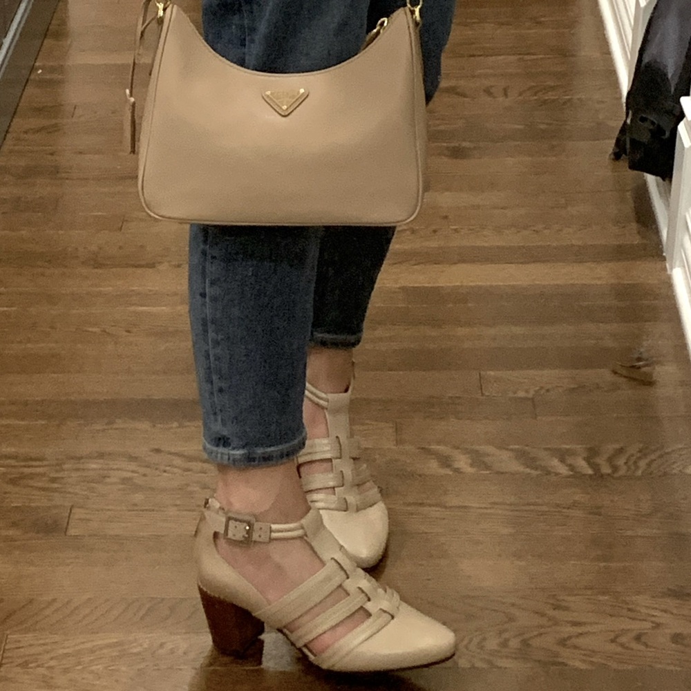 Clarks nude heels